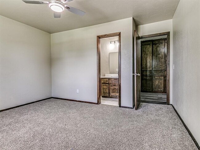 Building Photo - 1170 Mockingbird Cir