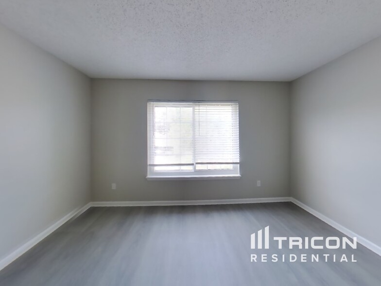 Building Photo - 13571 Ashford Wood Ct W