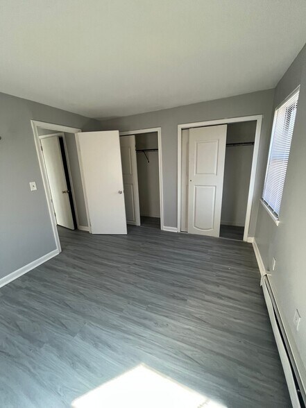 Building Photo - 65 Bulkeley Ave