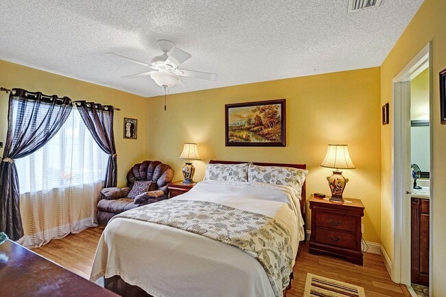 Building Photo - Beautiful 2BR/2BA WITH GARDEN VIEW in the Hear of Boca (55+ community)