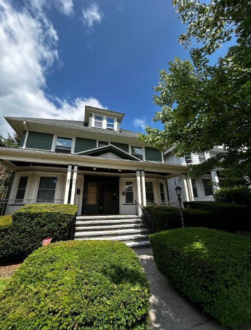 Building Photo - 807 N Irving Ave