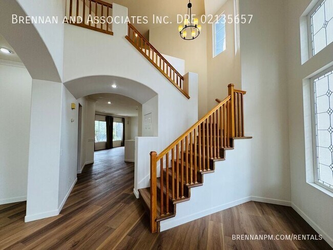 Building Photo - 835 Calle Lagasca