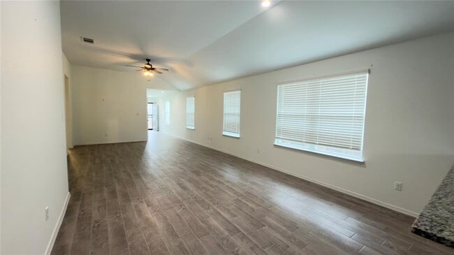 Building Photo - 128 Riverhill Dr