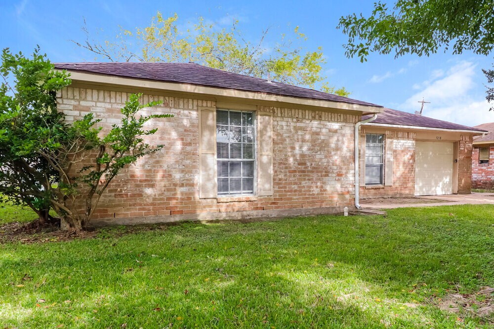 Building Photo - 7218 Wren Cir