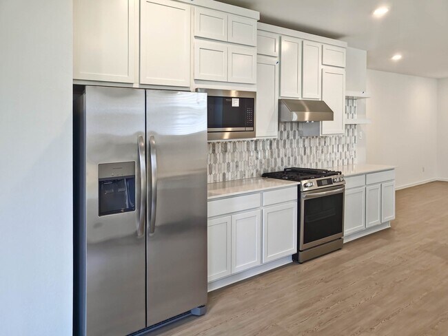 Building Photo - 6323 Laguna Terra Dr