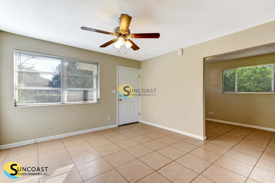 Building Photo - 2156 Bunting Dr