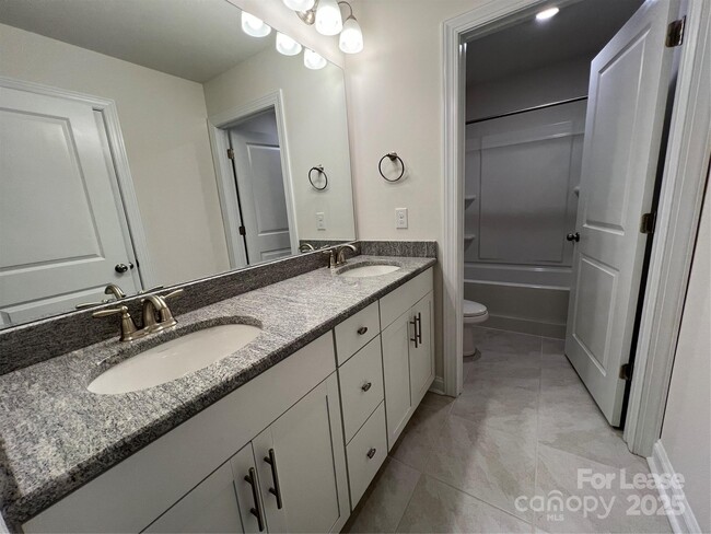 Building Photo - 196 Longleaf Dr