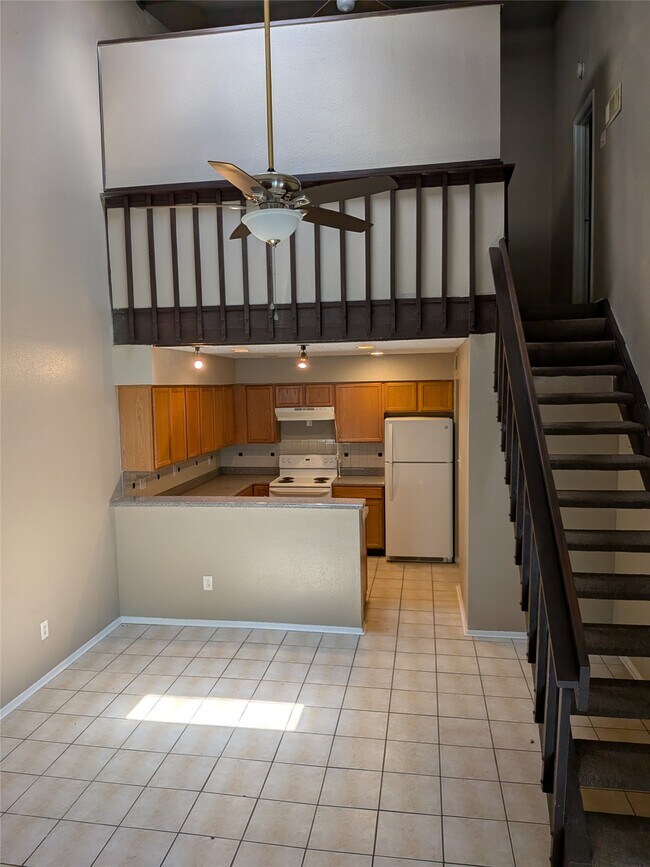 Building Photo - 12214 Bob White Dr