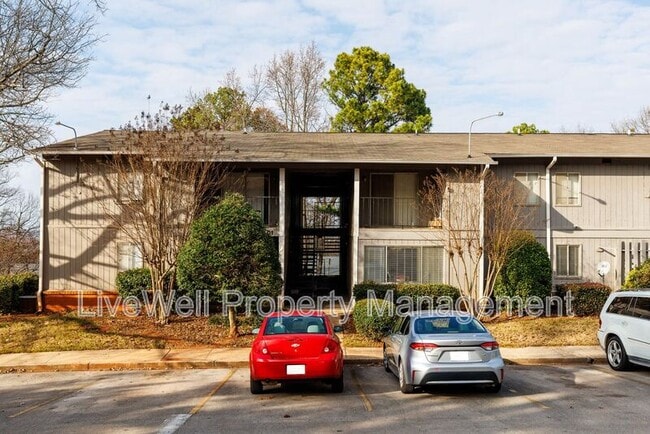 Building Photo - 401 Skyview Dr
