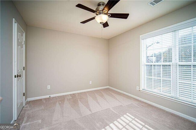 Building Photo - 265 Balaban Cir