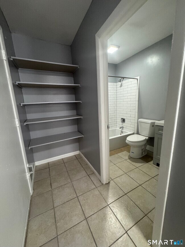 Building Photo - 32 Platt St