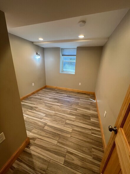 Building Photo - 152 Winchester St