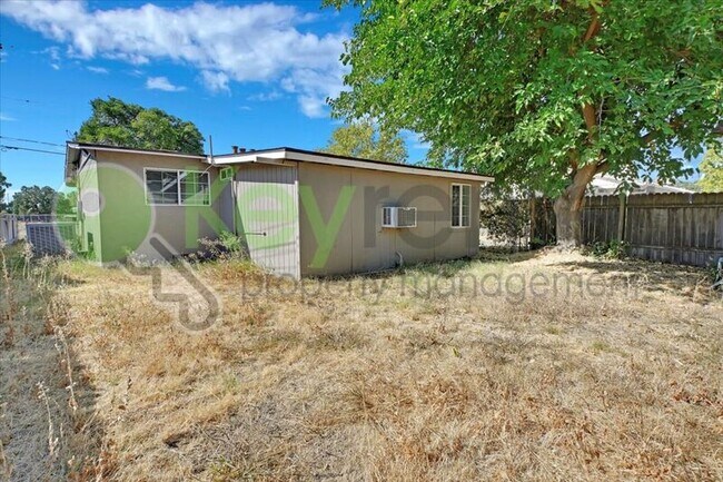 Building Photo - 1127 Rood Ave