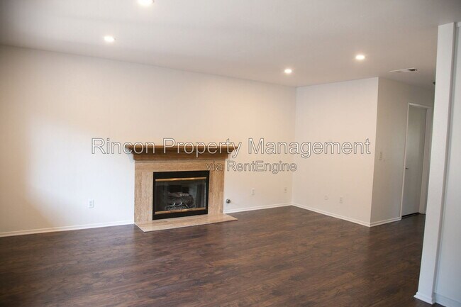 Building Photo - 584 Doyle Ln