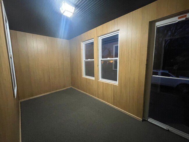 Building Photo - One Bedroom One Stall Detached Garage