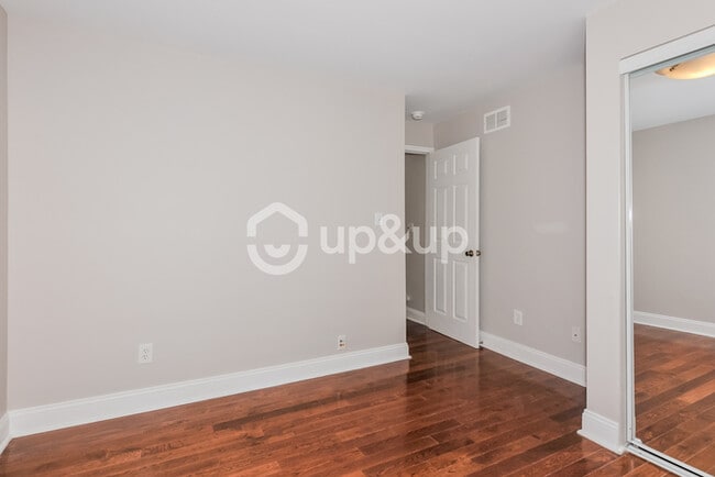 Building Photo - Fantastic 2bd/2ba home! Let yourself in!