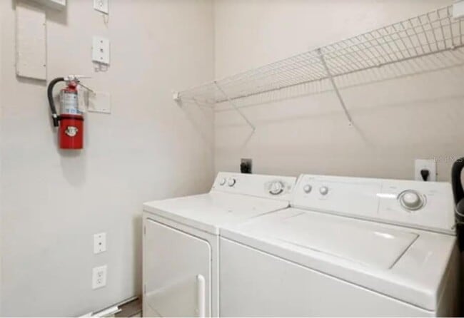 Building Photo - 10209 Courtney Palms Blvd