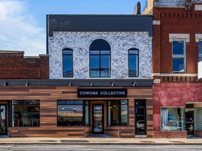 Building Photo - 308 E Broadway St