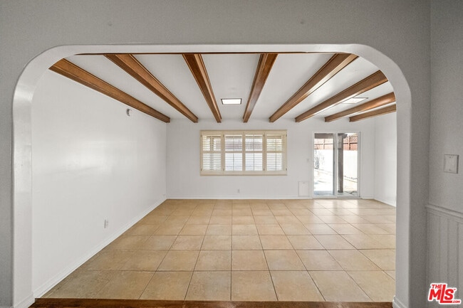 Building Photo - 5227 Etheldo Ave