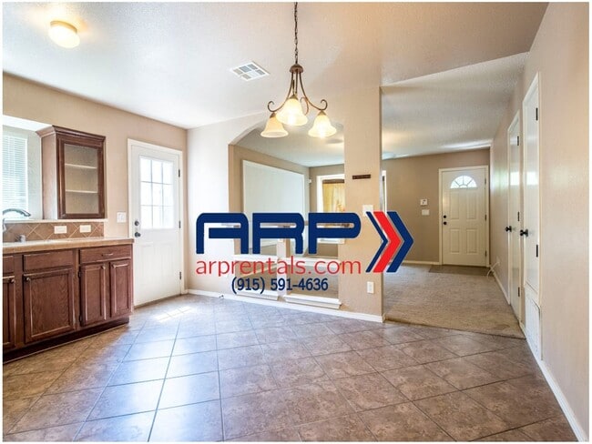 Building Photo - Beautiful Eastside Home