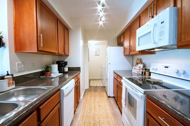 Building Photo - 4117 Landing Dr