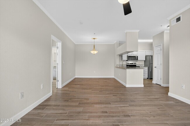 Building Photo - 5401 E Van Buren St