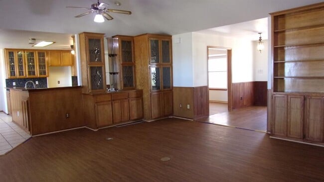 Building Photo - 1802 Goehmann Ln