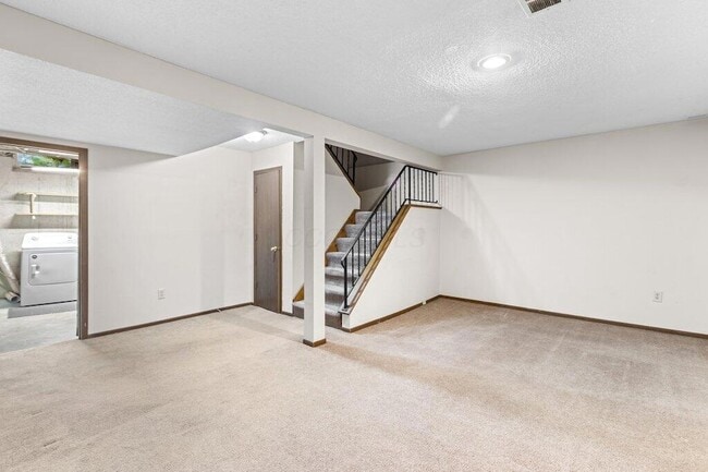 Building Photo - 1690 Watertower Dr