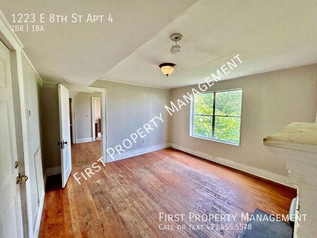 Building Photo - 1223 E 8th St