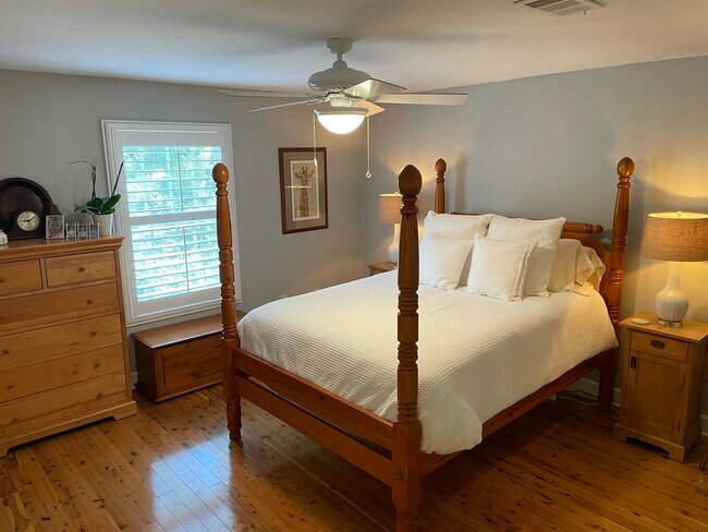 Building Photo - 8970 Eagles Ridge Dr