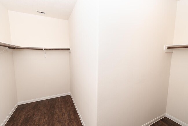 Building Photo - Bavaria - 12222 Ghita Ln, Houston, TX, 77044