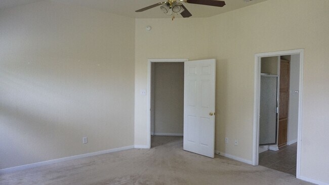 Building Photo - 5404 Hunters Ridge Trail