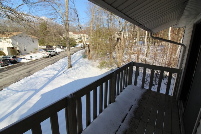 Building Photo - 207 Village Dr