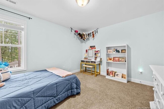 Building Photo - 400 Everest Ct