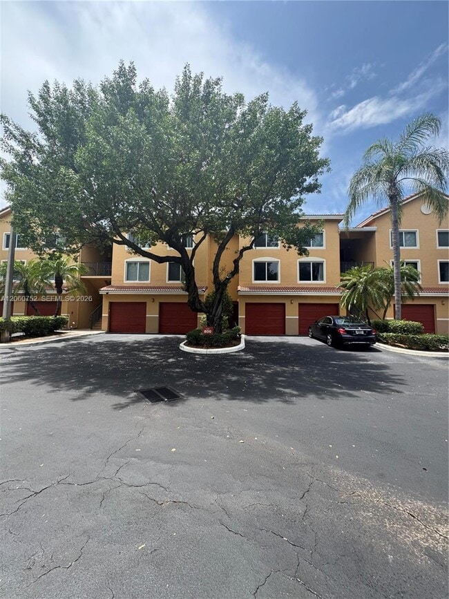 Building Photo - 800 Scotia Dr