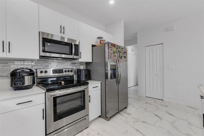 Building Photo - 11939 SW 241 Ter