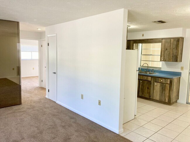 Building Photo - 2 bedroom, 1.5 bath home with carport