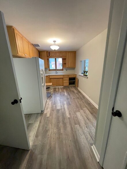 Building Photo - 532 Capitol Dr