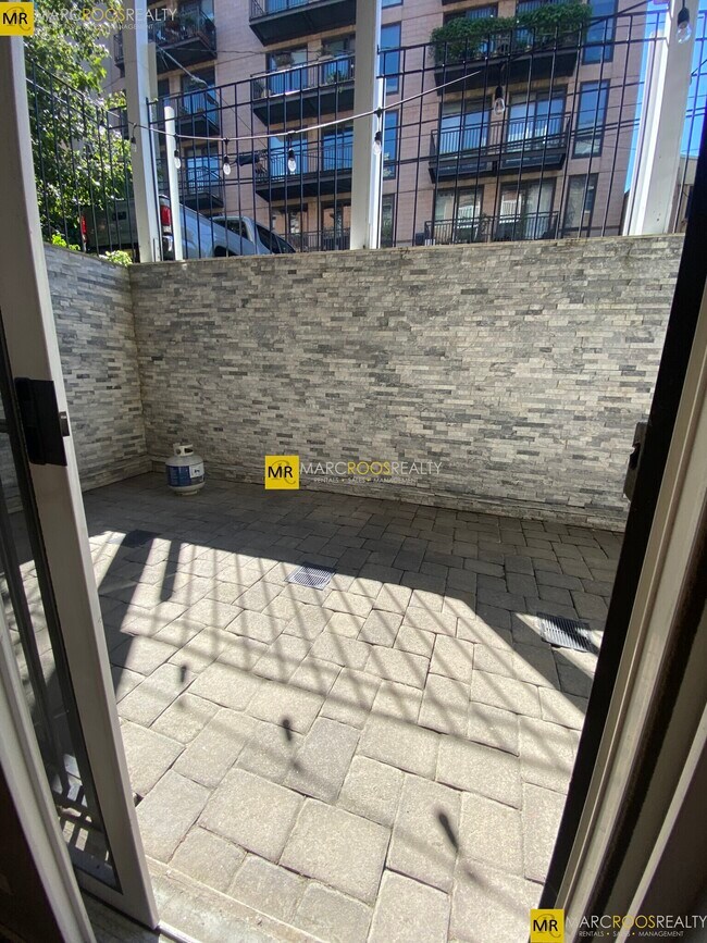 Building Photo - 469 Massachusetts Ave