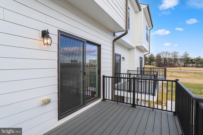 Building Photo - 721 Courier Ln