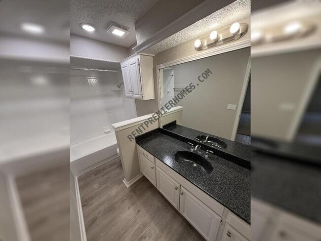 Building Photo - 7413 NW 125th St