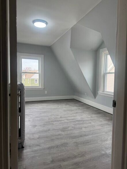 Building Photo - 43 Bradley St