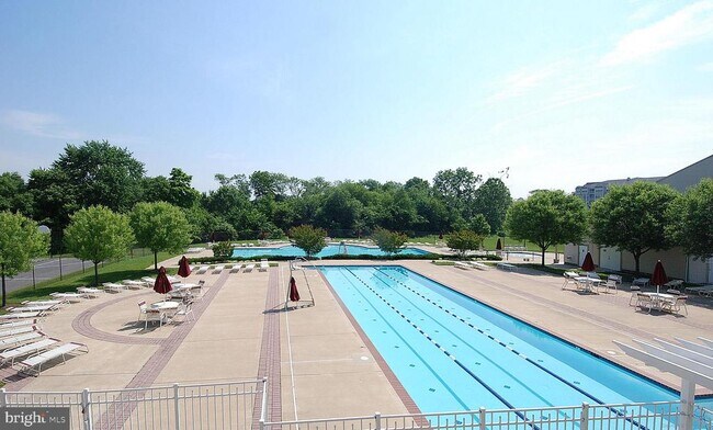 Building Photo - 3038 Jacobs Garden Ln