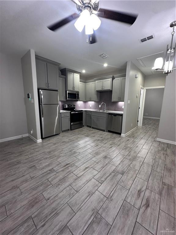 Building Photo - 12 W Primrose Ave