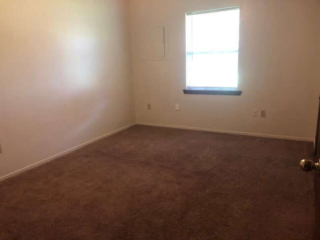 Building Photo - 490 S 9th St