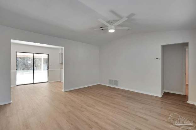 Building Photo - 10601 Silver Creek Dr