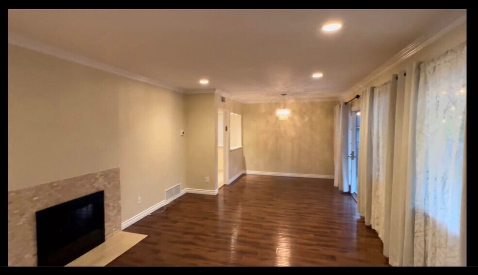 Building Photo - 6154 Aura Ave