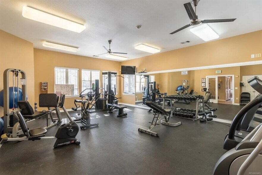 Building Photo - 8412 S Holland Ct