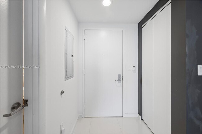 Building Photo - 465 Brickell Ave