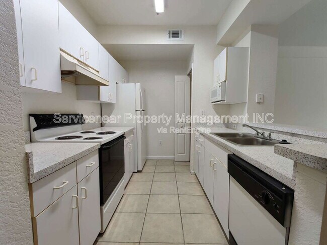 Building Photo - 17104 Carrington Park Dr